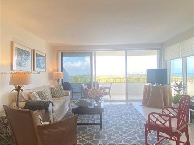 Apartment for rent  Unit #1008 - photo 7491152