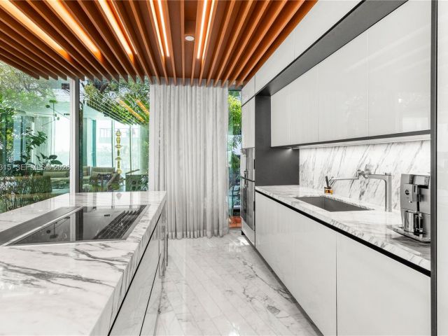 Apartment for sale  Unit #1A - photo 7509430