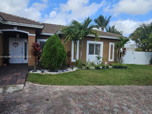 4-bedroom home for rent in Homestead - 718 SE 12th Ter . - MondialRealty