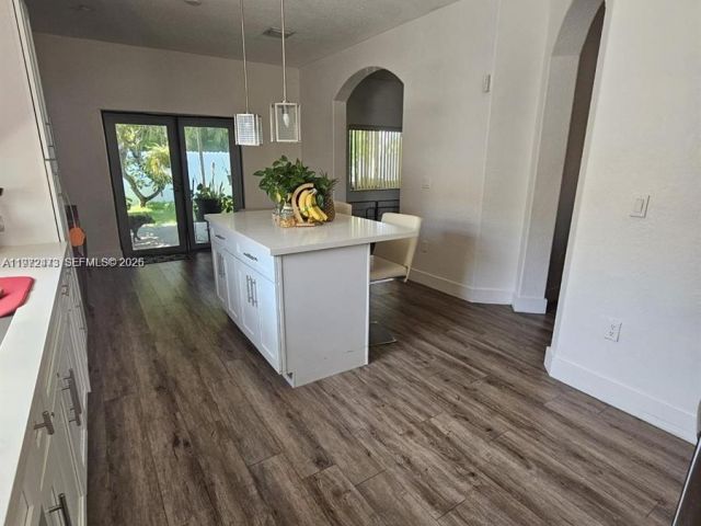 4-bedroom home for rent in Homestead - 718 SE 12th Ter . - MondialRealty