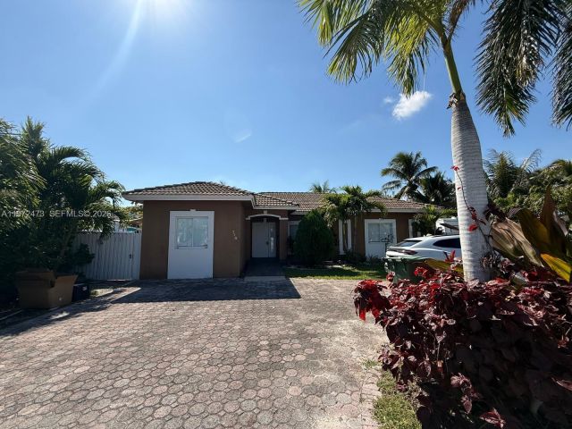 4-bedroom home for rent in Homestead - 718 SE 12th Ter . - MondialRealty