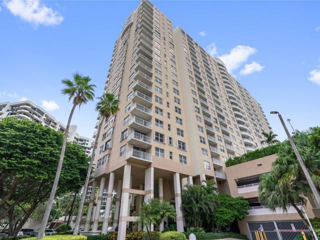 Apartment for sale  Unit #806 - photo 7479095