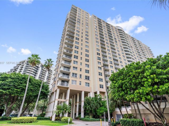 Apartment for sale  Unit #806 - photo 7479101