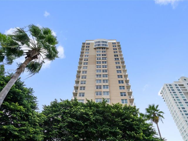 Apartment for sale  Unit #806 - photo 7479102