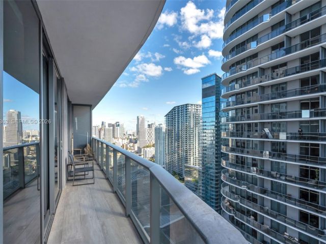 Apartment for sale  Unit #3703 - photo 7508338