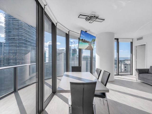 Apartment for sale  Unit #3703 - photo 7508339