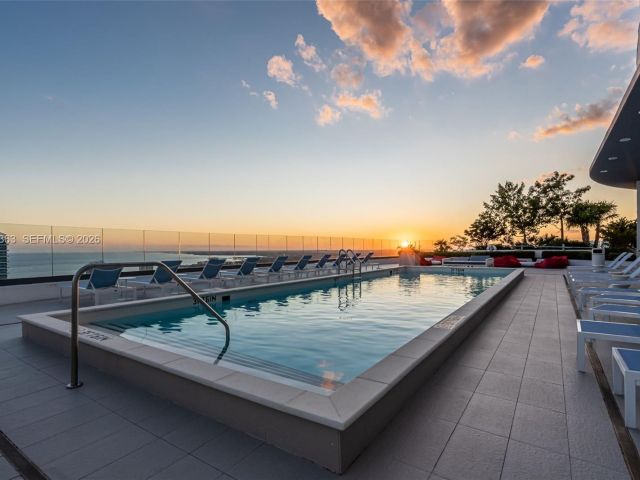 Apartment for sale  Unit #3703 - photo 7508342