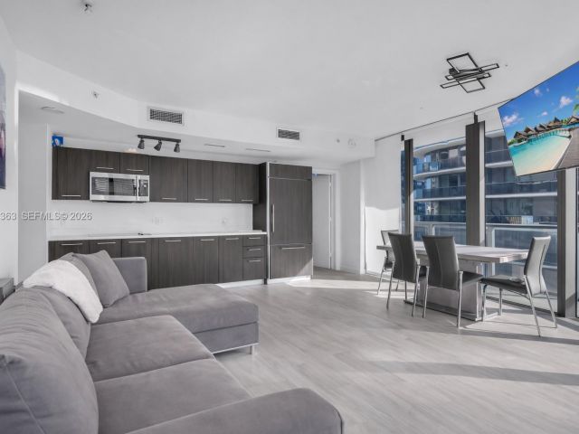 Apartment for sale  Unit #3703 - photo 7508344