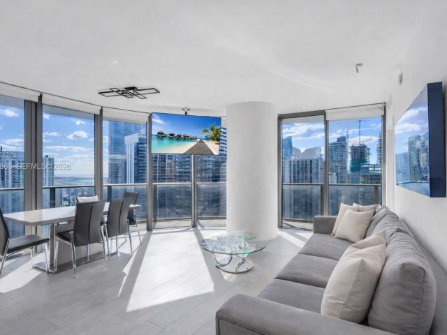 Apartment for sale  Unit #3703 - photo 7508345