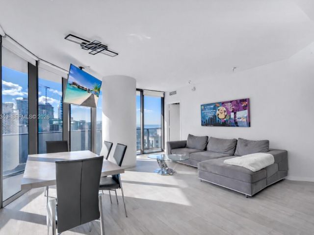 Apartment for sale  Unit #3703 - photo 7508346