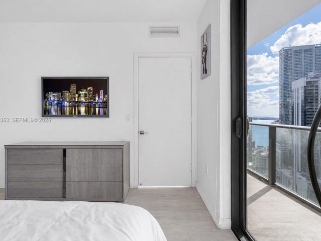 Apartment for sale  Unit #3703 - photo 7508353