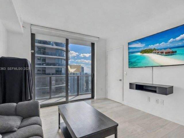 Apartment for sale  Unit #3703 - photo 7508354