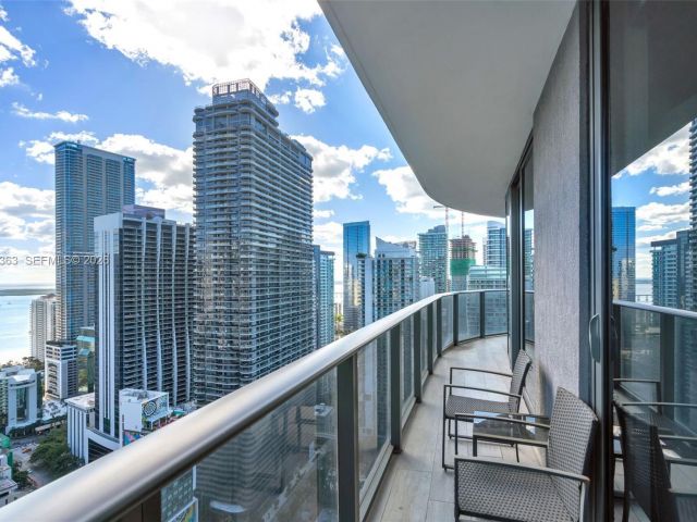 Apartment for sale  Unit #3703 - photo 7508356