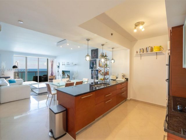 Apartment for sale  Unit #3011 - photo 7499714