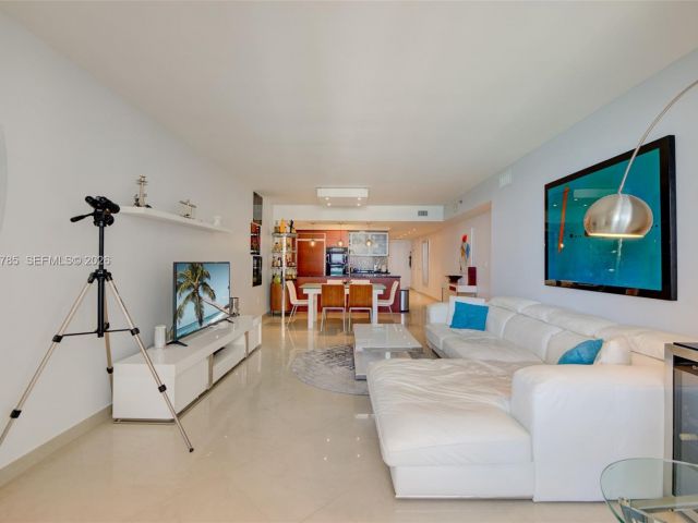 Apartment for sale  Unit #3011 - photo 7499718