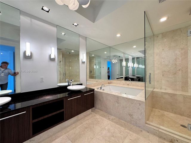 Apartment for sale  Unit #3404 - photo 7480524