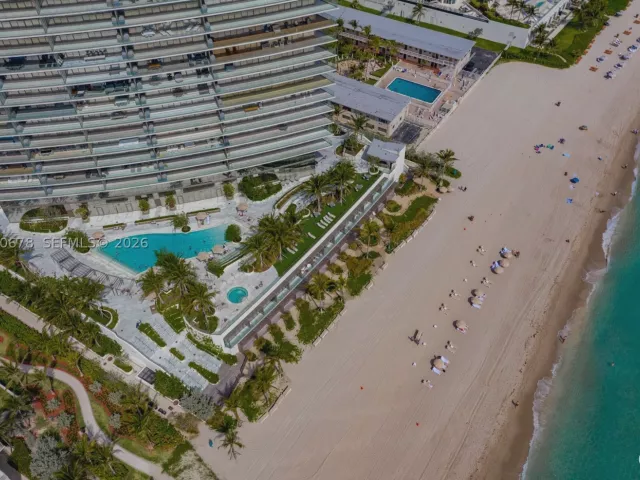 2-bedroom condo for sale in Sunny Isles Beach - 18975 Collins Ave 4505 - MondialRealty