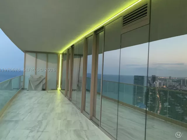 2-bedroom condo for sale in Sunny Isles Beach - 18975 Collins Ave 4505 - MondialRealty