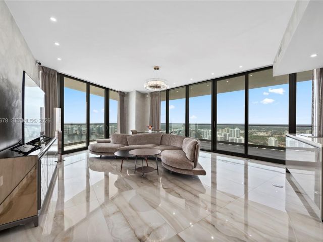 Apartment for sale  Unit #4505 - photo 7495769