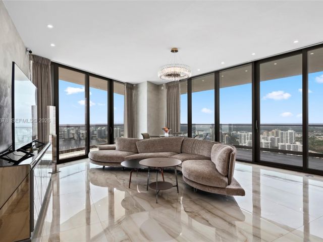 Apartment for sale  Unit #4505 - photo 7495770