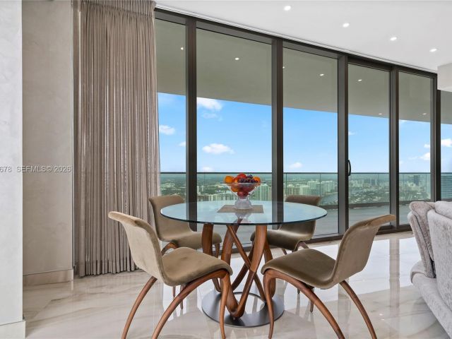 Apartment for sale  Unit #4505 - photo 7495772