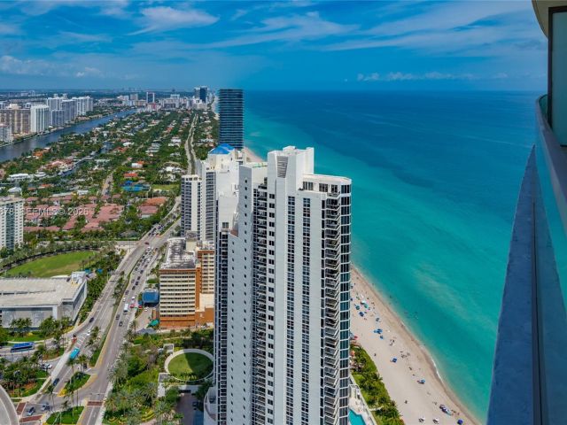 Apartment for sale  Unit #4505 - photo 7495783