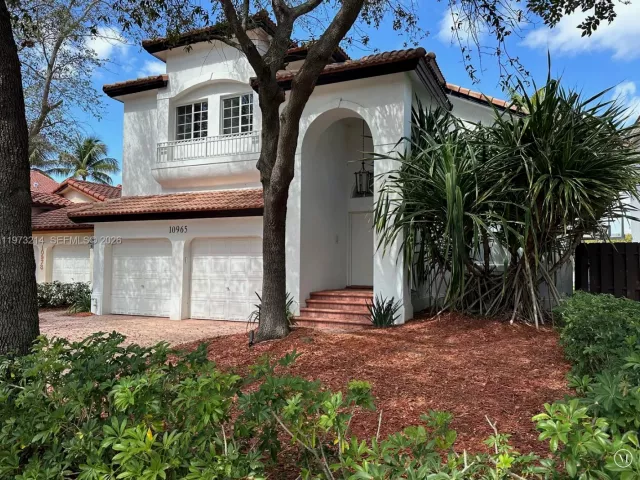 4-bedroom home for sale in Doral - 10965 NW 59th St - MondialRealty