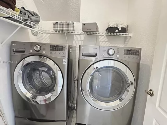 4-bedroom home for sale in Doral - 10965 NW 59th St - MondialRealty