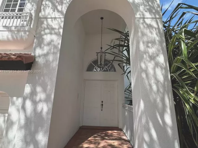 4-bedroom home for sale in Doral - 10965 NW 59th St - MondialRealty