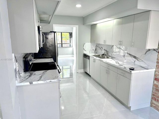 Home for rent at 2700 N 34th Ave I - photo 7474639