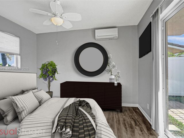 Home for rent at 949 SE 10th Ct - photo 7478557