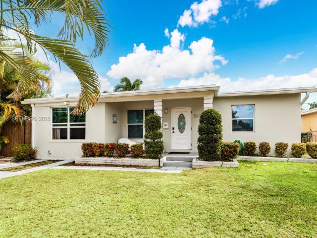 3-bedroom home for rent in Fort Lauderdale - 5224 NE 1st Ave - MondialRealty