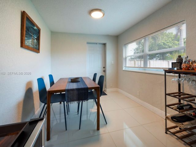 3-bedroom home for rent in Fort Lauderdale - 5224 NE 1st Ave - MondialRealty