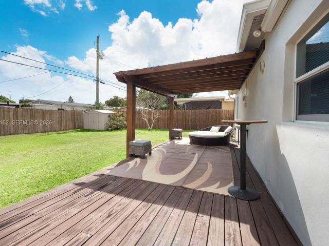 3-bedroom home for rent in Fort Lauderdale - 5224 NE 1st Ave - MondialRealty