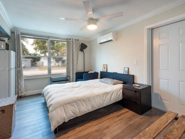 3-bedroom home for rent in Fort Lauderdale - 5224 NE 1st Ave - MondialRealty