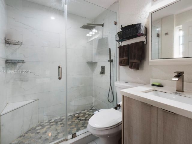 3-bedroom home for rent in Fort Lauderdale - 5224 NE 1st Ave - MondialRealty