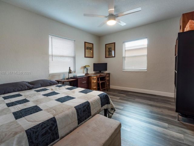 3-bedroom home for rent in Fort Lauderdale - 5224 NE 1st Ave - MondialRealty