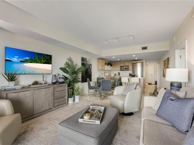 Apartment for sale  Unit #1502 - photo 7505323