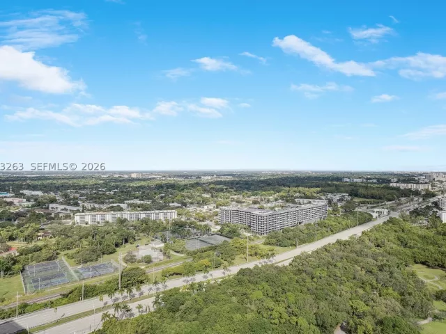 1-bedroom condo for sale in North Miami Beach - 16385 Biscayne Blvd 1502 - MondialRealty