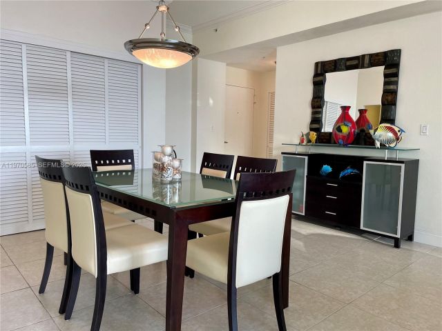 Apartment for rent  Unit #1621 - photo 7466884