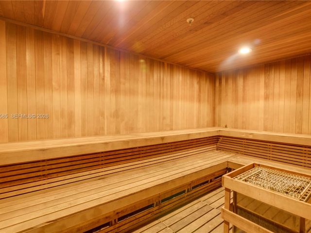 Apartment for rent  Unit #1621 - photo 7466896