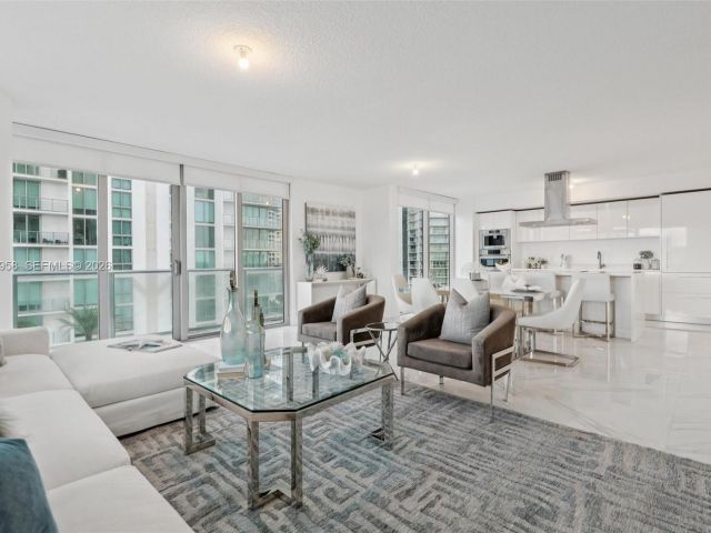 Apartment for rent  Unit #5-907 - photo 7490081