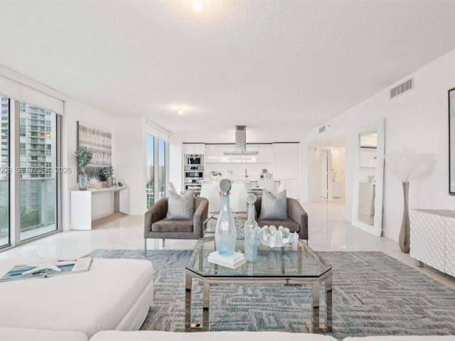 Apartment for rent  Unit #5-907 - photo 7490082