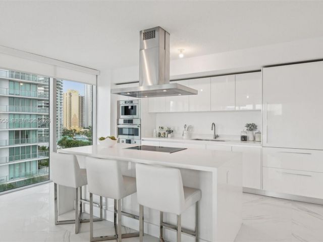 Apartment for rent  Unit #5-907 - photo 7490083