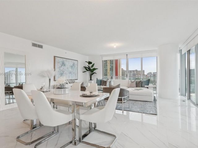 Apartment for rent  Unit #5-907 - photo 7490087