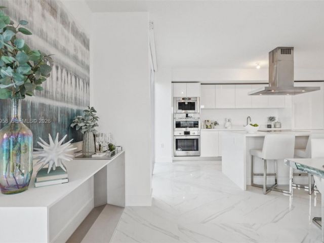 Apartment for rent  Unit #5-907 - photo 7490088