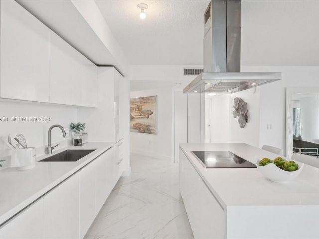 Apartment for rent  Unit #5-907 - photo 7490091