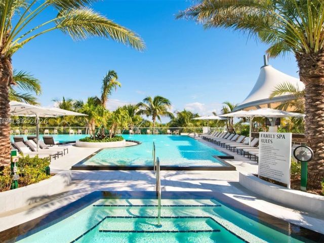 2-bedroom condo for rent in Bal Harbour - 10295 Collins Ave 1502 - MondialRealty