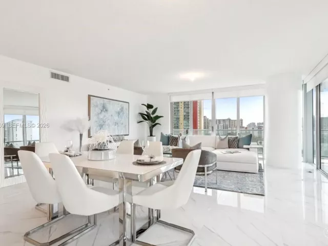 3-bedroom condo for sale in Sunny Isles Beach - 330 Sunny Isles Blvd 5-907 - MondialRealty