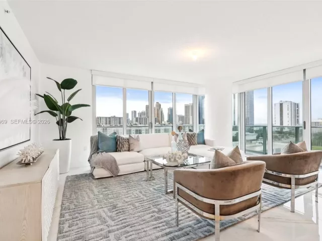 3-bedroom condo for sale in Sunny Isles Beach - 330 Sunny Isles Blvd 5-907 - MondialRealty